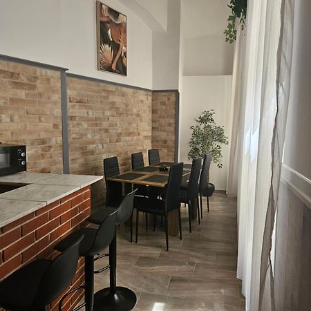 D3 Basilica Luxury Spacious Free Parking For 1 Car Budapest Bagian luar foto