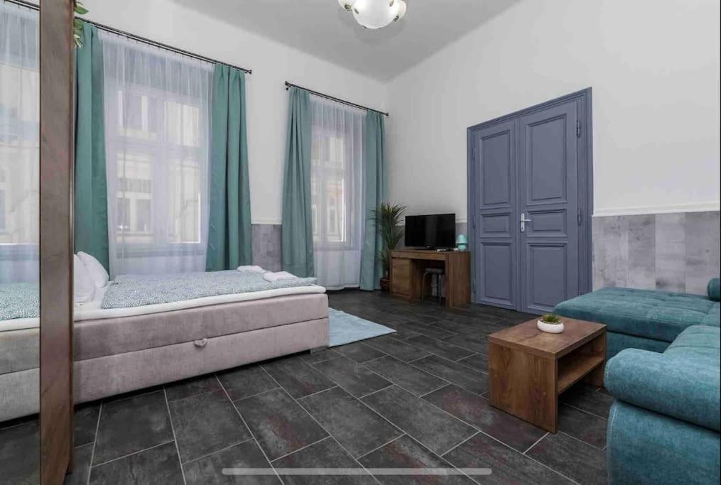 D3 Basilica Luxury Spacious Free Parking For 1 Car Budapest Bagian luar foto