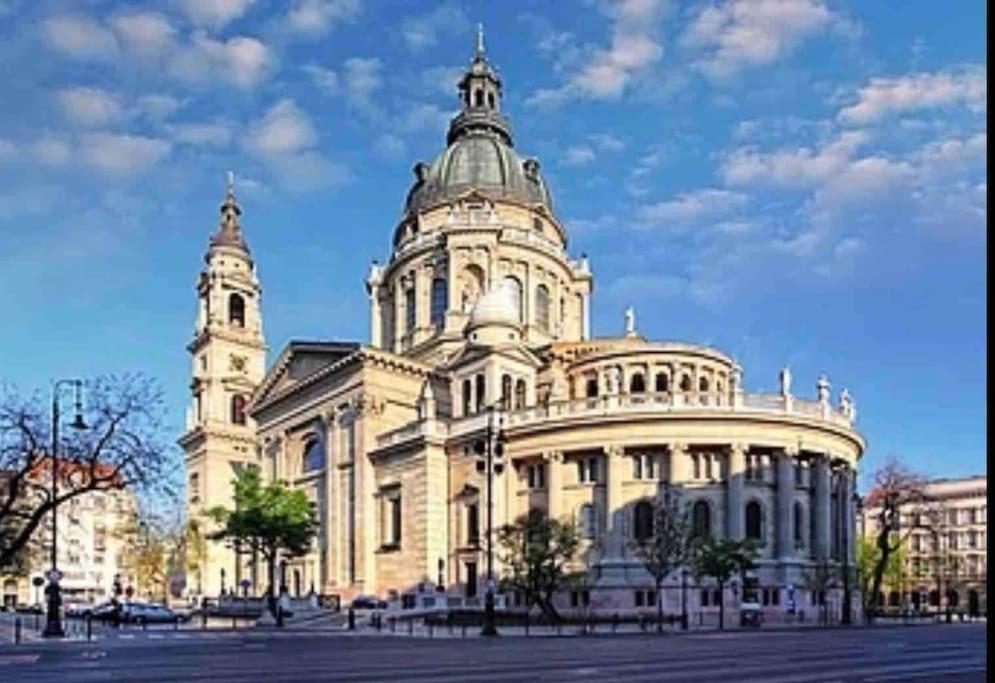 D3 Basilica Luxury Spacious Free Parking For 1 Car Budapest Bagian luar foto